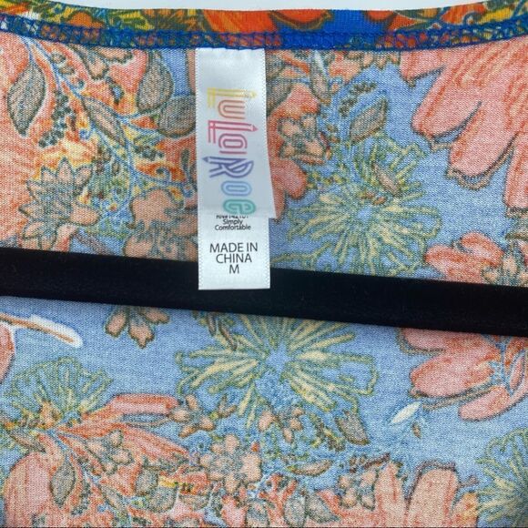 NWT LuLaRoe Women’s Lynnae Long Sleeve Top Size M - Picture 5 of 7